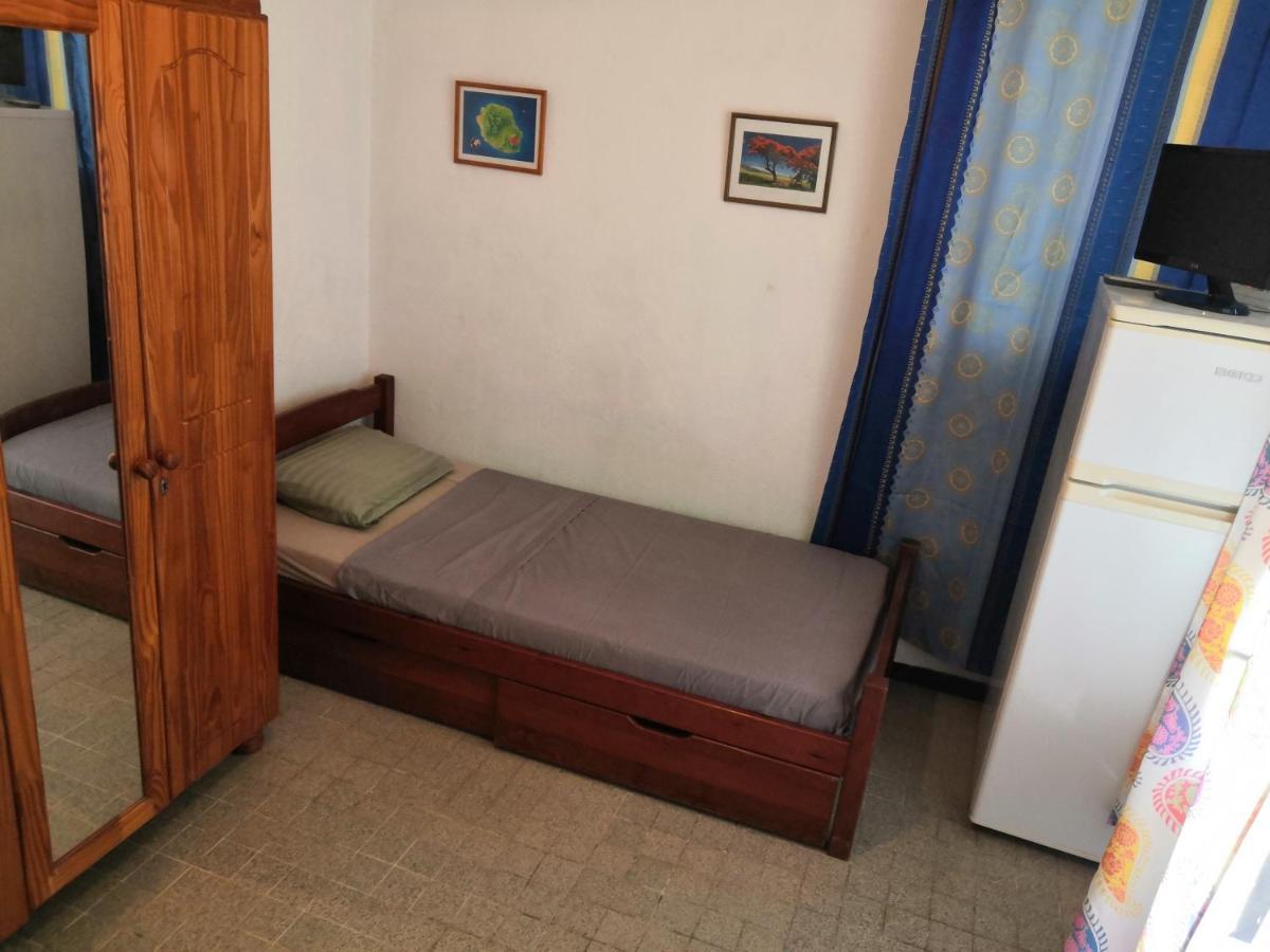 Locatriolet Apartment แซงต์-เดอนี ภายนอก รูปภาพ