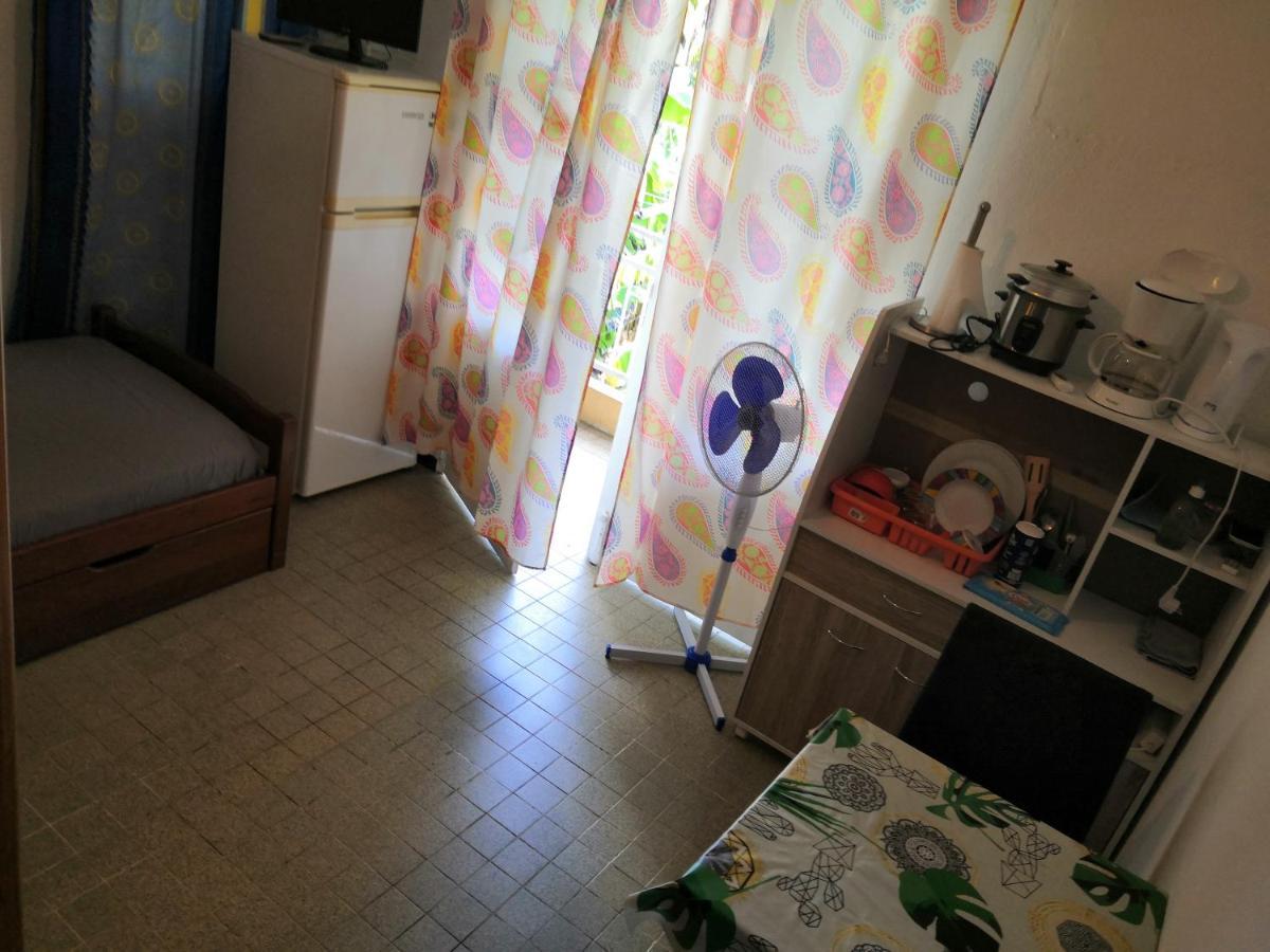 Locatriolet Apartment แซงต์-เดอนี ภายนอก รูปภาพ